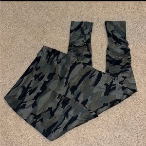 Socialite camouflage leggings, Medium